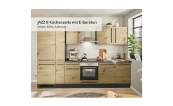 Küchenzeile mit E-Geräten