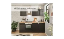 Küchenzeile mit E-Geräten